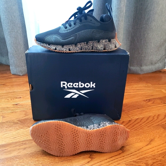 Reebok Shoes - Reebok Dynamica Black Running Shoe 7.5